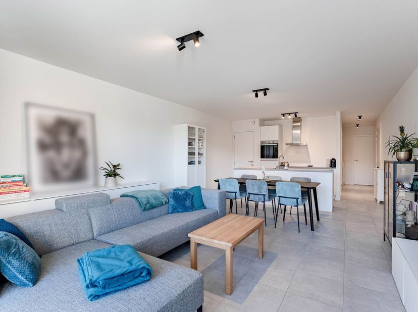 Welkom in Residentie Mosa, een kwalitatieve residentie op een bijzonder gegeerde locatie in Hasselt. Gelegen aan de Maastrichtersteenweg 127 woont u h