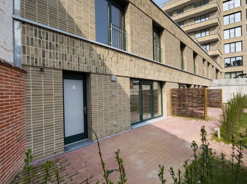 SCHAERBEEK - Première occupation - Idéalement situé à deux pas de Meiser et des transports en commun, et à proximité de l'Otan, magnifique APPARTEMENT