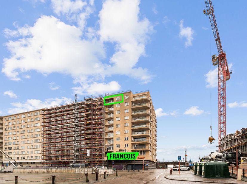 Dit lichtrijke appartement is gelegen op de 8ste verdieping van een recente residentie en geniet van een uitstekende oriëntatie, waardoor het baadt in