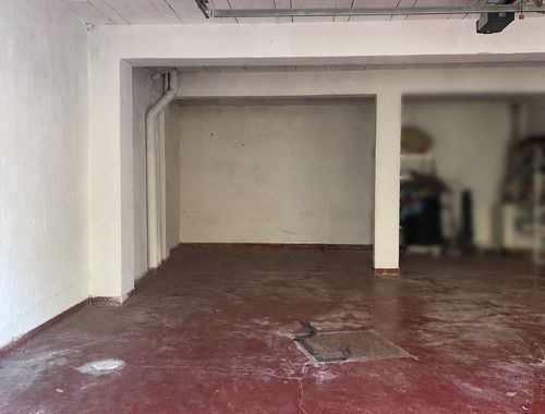                                         Garage à louer à Ieper, € 65
