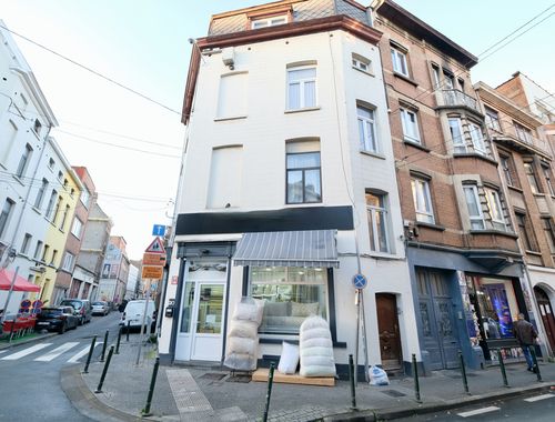                                         Usage mixte à vendre à Molenbeek-Saint-Jean, € 365.000
