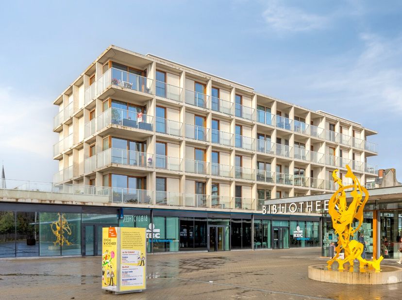 strong&amp;gt;Appartement spacieux et récent, avec deux chambres, à vendre à la Zuiderpromenade, en plein centre de Waregem.Lappartement se situe au trois