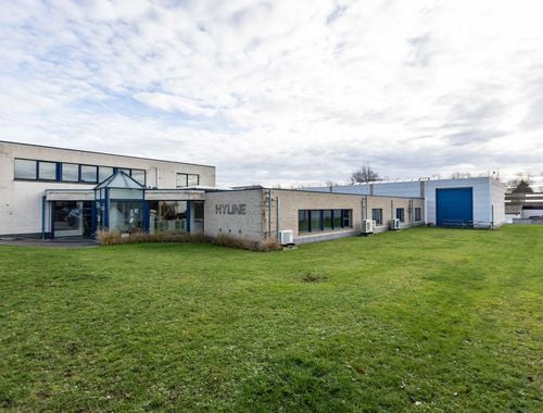                                         Immeuble de bureaux à louer à Wavre, € 8.000
