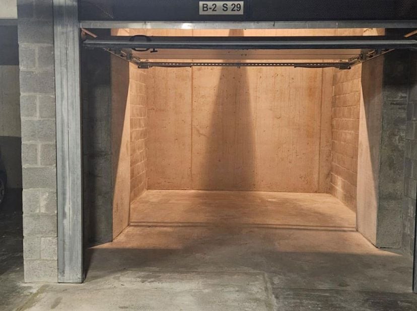 Garage à vendre
                    à 2000 Antwerpen
