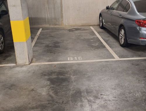                                         Kelder garage te huur in Brussel, € 120
