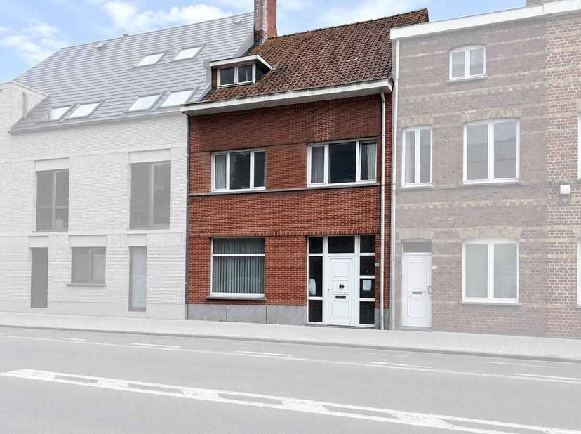 Deze op te knappen woning is ideaal gelegen in de nabijheid van alle voorzieningen, zoals winkels, scholen en openbaar vervoer.<br />
<br />
De uiters