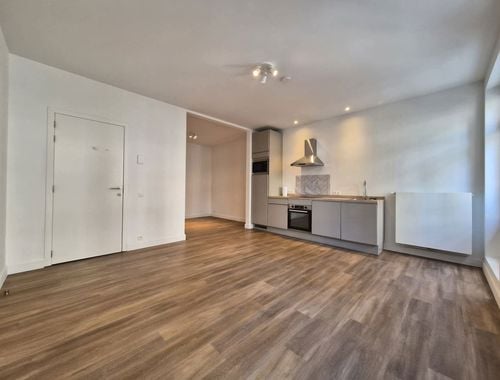                                        Appartement te huur in Brussel, € 910
