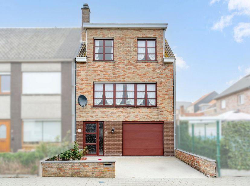 Huis te koop in Monnikenstraat 23,
                    8450 Bredene