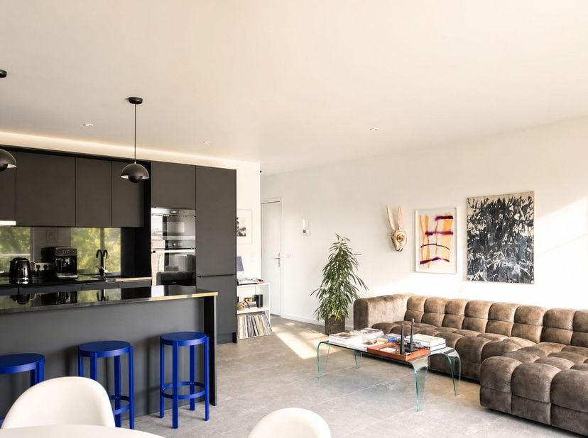 Appart moderne 3 ch. avec terrasses parking<br />
<br />
Certains appartements procurent immédiatement une bonne sensation. Celui-ci en fait partie.<b