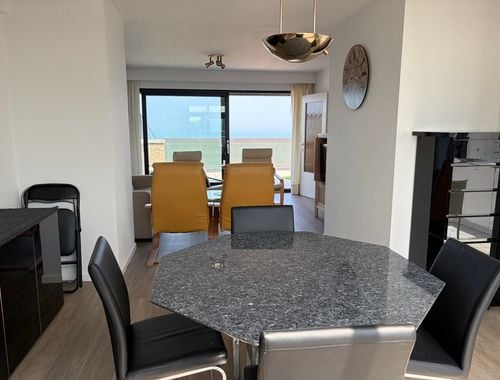                                         Penthouse à louer à Koksijde, € 1.200
