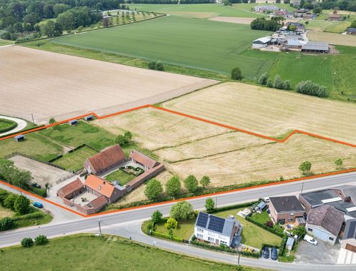                                         Hoeve te koop in Heikruis, € 675.000
