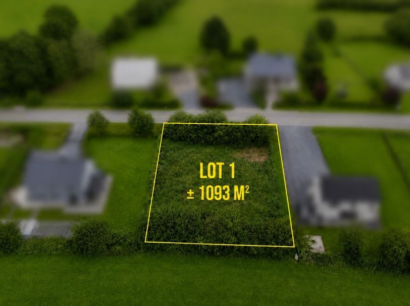 Terrain à vendre à rue baclain,
                    6674 Montleban