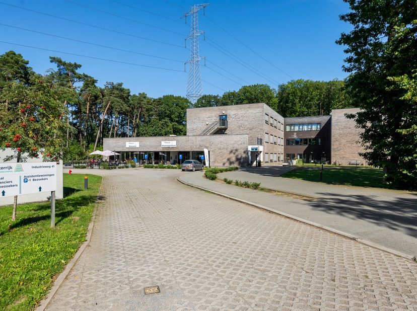 Instapklare assistentiewoning in een groene omgeving. <br />
<br />
De assistentiewoning gelegen op de woonzorgcampus Waterrijk heeft een centrale,