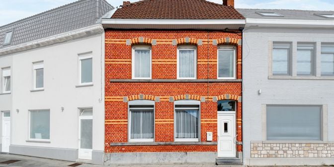 Maison à vendre à Place d'Isières 9, 7822 Isières