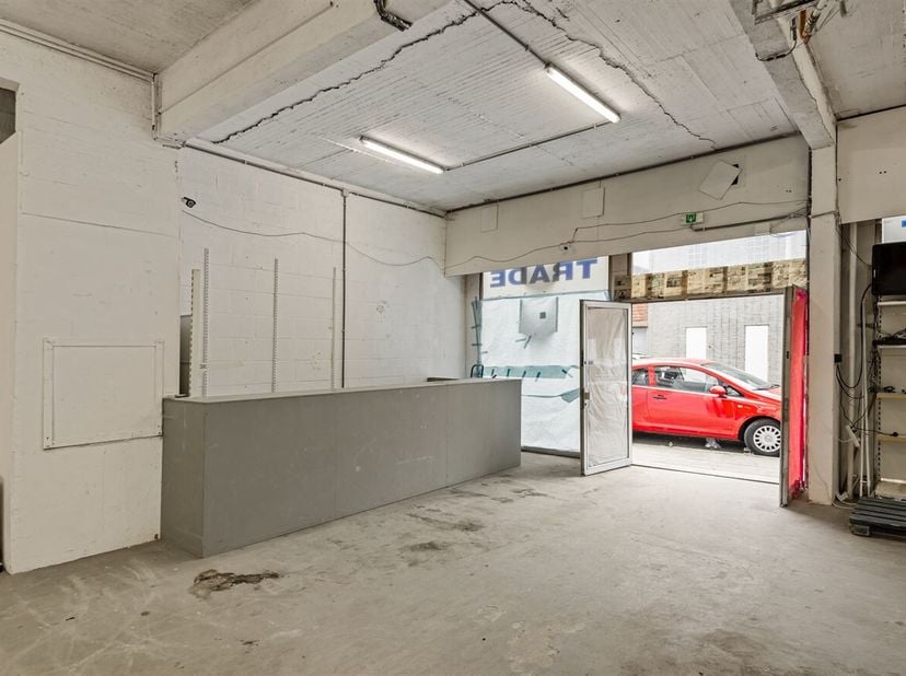 Bien professionnel à vendre
                    à 2060 Antwerpen