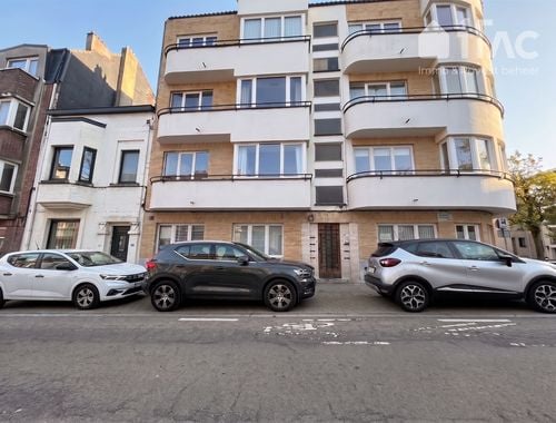                                         Appartement te huur in Oudergem, € 895
