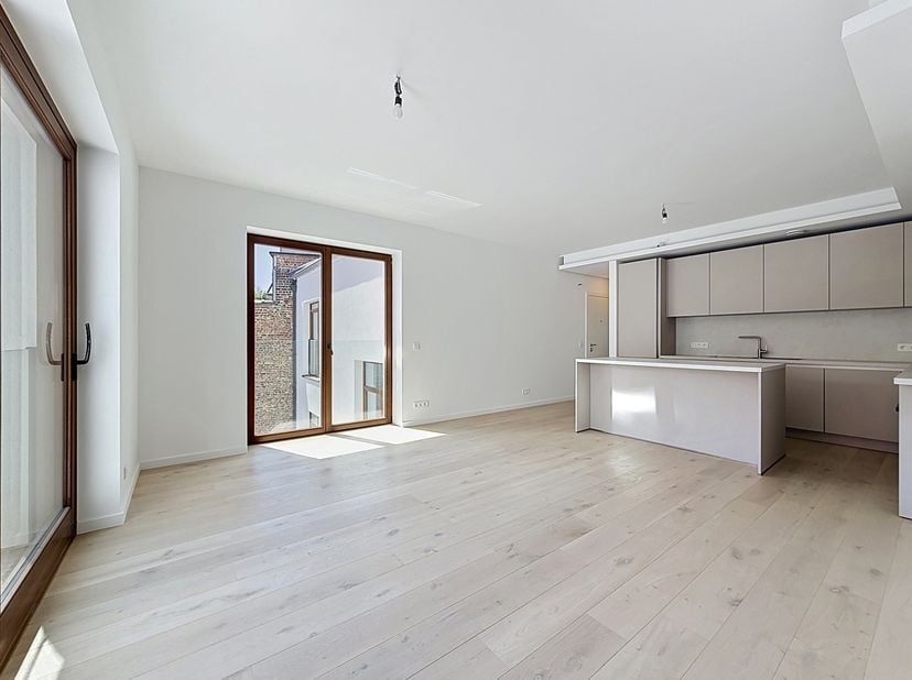 Appartement te koop
                    in 1050 Elsene