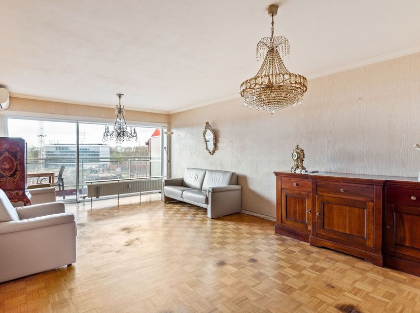 Op te frissen Appartement met 2 slaapkamers en twee terrassen op centrale ligging in Mechelen<br />
<br />
Dit appartement te koop in Mechelen is ce