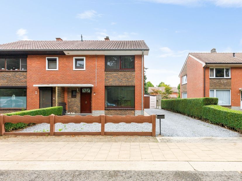Huis te koop in Jeneverbeslaan 35,
                    3900 Overpelt