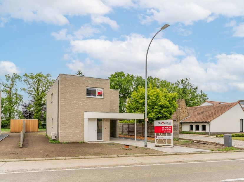Moderne vrijstaande BEN woning in Mol Achterbos.<br />
De woning is gelegen in een rustige groene buurt op slechts 1,5 km van het treinstation en het
