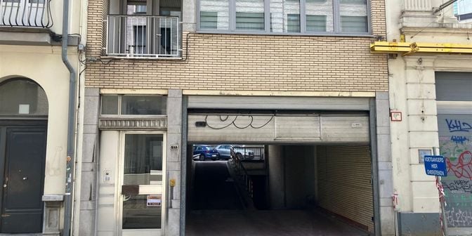 Garage te koop in Italiëlei 112 bus S15, 2000 Antwerpen