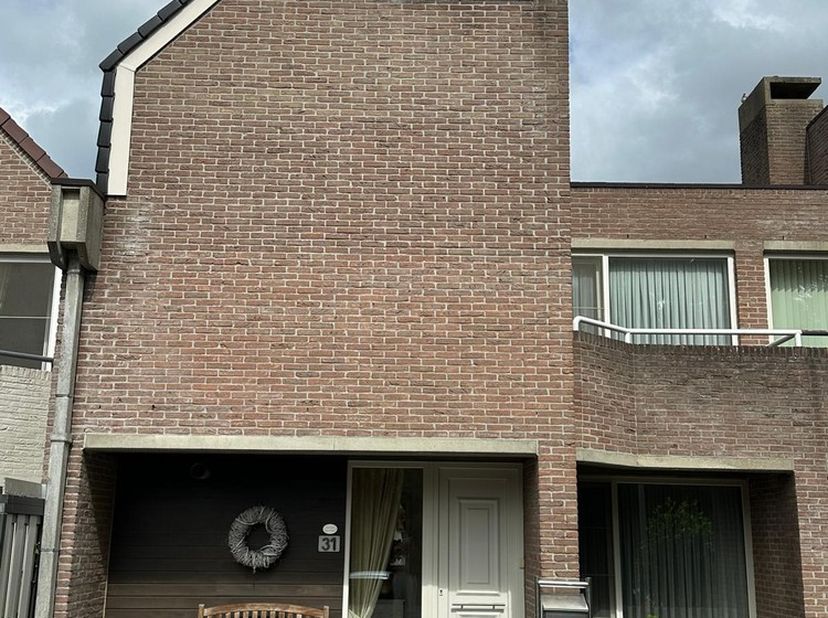 Bent u op zoek naar een gezellige woning op een toplocatie?<br />
Deze mooie eengezinswoning ligt in het centrum van Hamont, op wandelafstand van wink