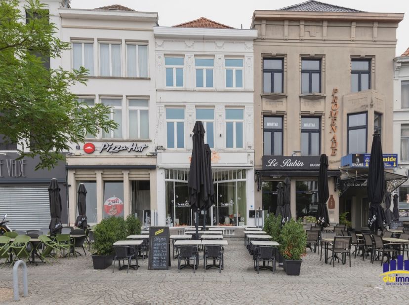 Bedrijfsvastgoed over te nemen in Markt 16,
                    9700 Oudenaarde