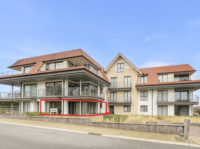 Te koop: ruim appartement in Sint-André, Oostduinkerke, op een rustige locatie met zicht op de duinen.Dit appartement (bouwjaar 2008) ligt in de Stran