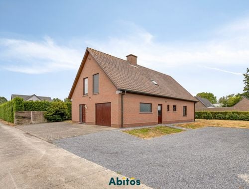                                         Bâtiment commercial à louer à Lochristi, € 1.000
