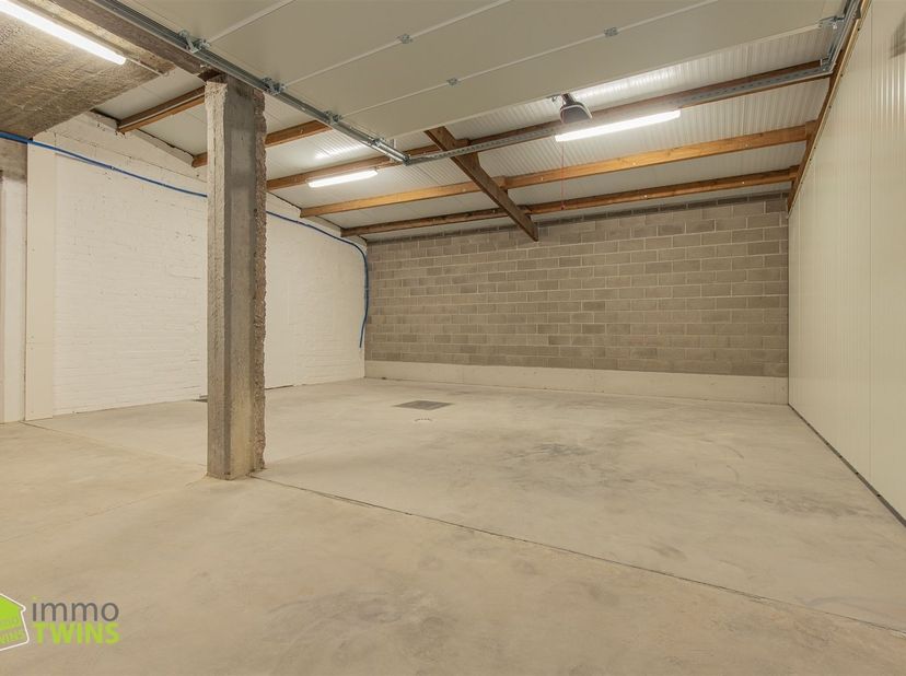 Te huur - vernieuwde KMO unit te Grembergen (Dendermonde)<br />
Bent u als ondernemer op zoek naar een KMO-Unit met uitstekende bereikbaarheid, verzo