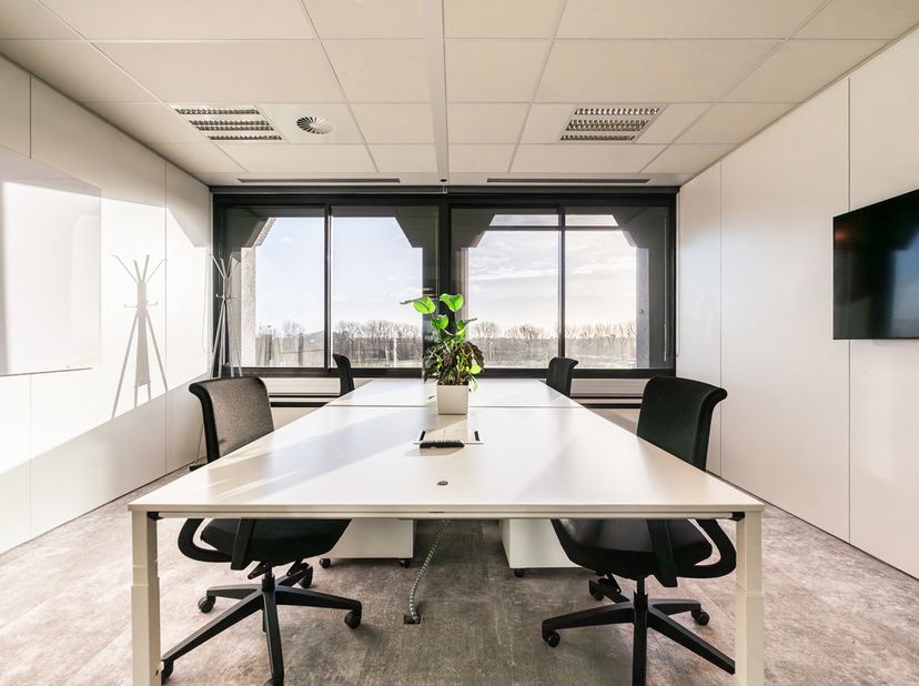 Instapklaar privé kantoor te huur in coworking space Settlers – 25m² voor 4 personen in Gent - kantoor 'Lumière'<br />
Op zoek naar een inspirerende p