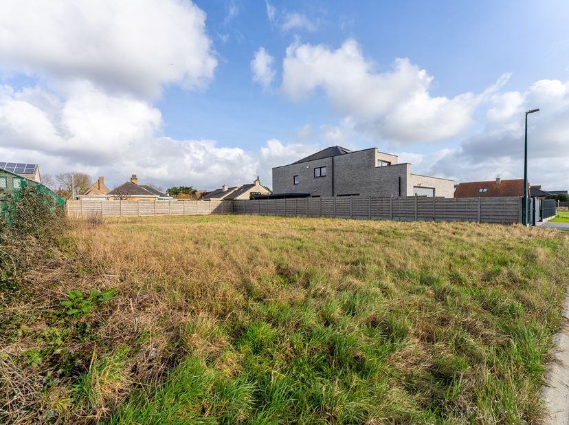 Grond te koop in Breeweg 72,
                    8450 Bredene