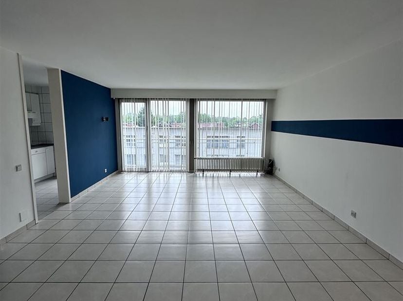 Appartement de 100m² avec 2 chambres au troisième étage.<br />
Ce spacieux appartement de 2 chambres à coucher combine le luxe d'être situé à proximit