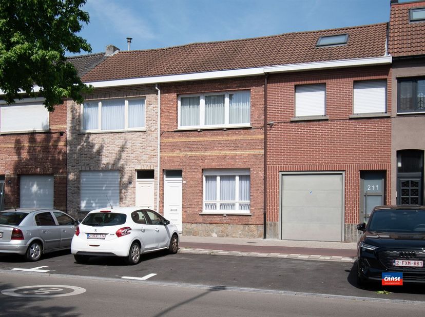 !!!! VERKOCHT ONDER VOORWAARDEN !!!  HOBOKEN | TOFFE RIJWONING MET TWEE SLAAPKAMERS, GROTE TUIN EN TUINHUIS/WERKPLAATS | EPC D |<br />
Indeling als v