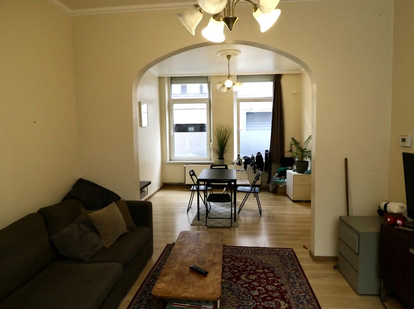 CO-housing of een groot gezin<br />
<br />
4-slaapkamers woning <br />
<br />
Ideale woning voor co-housing of een groot gezin. Heel gezellige woning