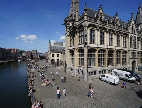                                         Triplex te huur in Gent, € 1.500
