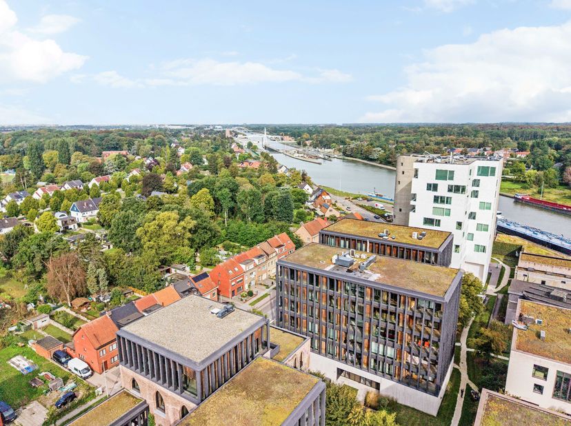Au 4ème étage du prestigieux projet résidentiel Het Kanaal à Wijnegem, se trouve cet appartement particulièrement lumineux d'une surface habitable d'e