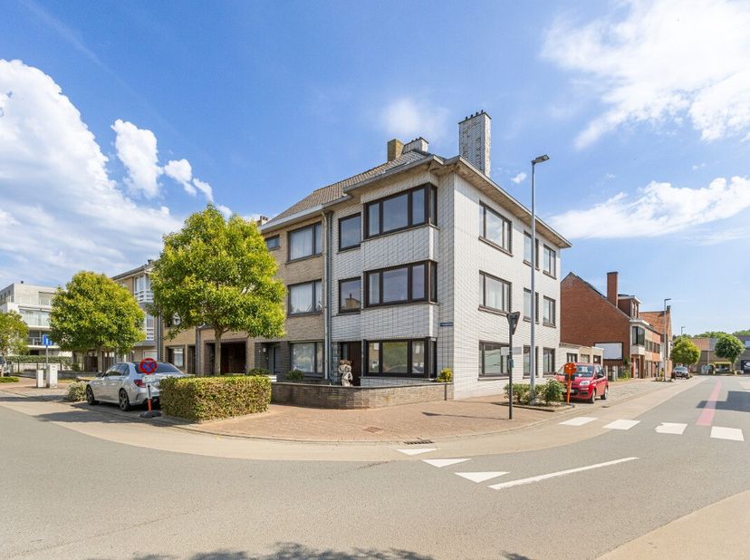 La Panne : Appartement 2 chambres à rénover en plein centre Vous recherchez un appartement que vous pourrez aménager entièrement selon vos goûts ? Cet