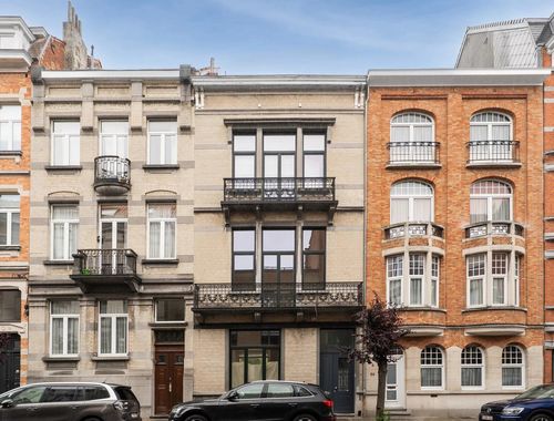                                         Maison à vendre à Ixelles, € 1.570.000
