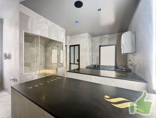                                         Atelier à vendre à Mouscron, € 259.000
