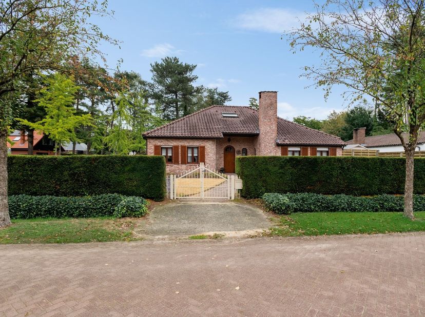 Huis te koop in Sparrenlaan 25,
                    2960 Brecht