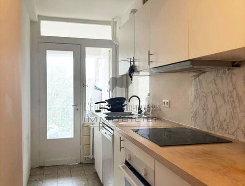                                         Appartement te huur in Charleroi, € 400
