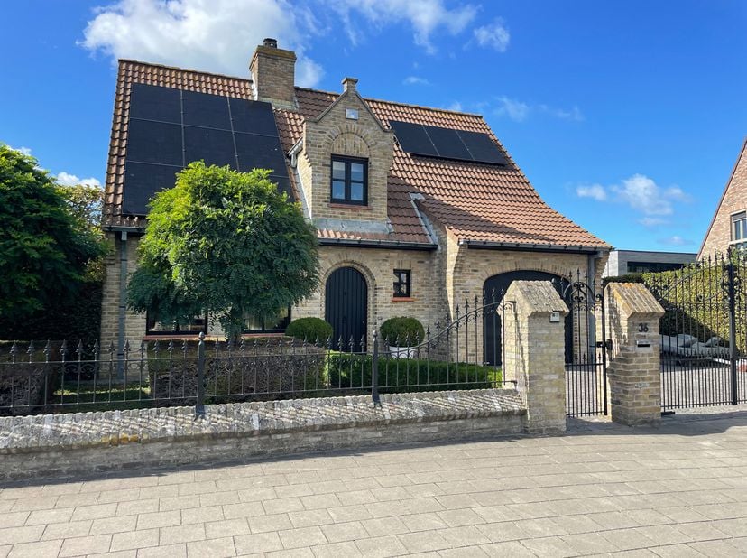 Huis te koop in Oosthinderstraat 36,
                    8400 Oostende