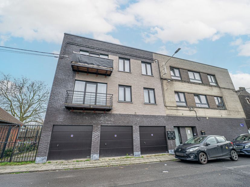 Bedrijfsvastgoed te koop
                    in 6020 Dampremy