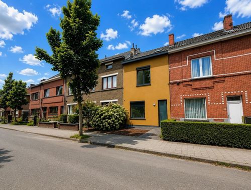                                         Woning te huur in Sint-Amandsberg, € 1.200
