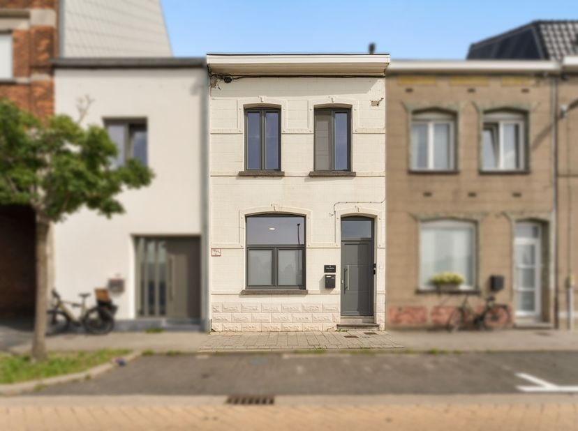 Huis te koop in Beekstraat 71,
                    8500 Kortrijk