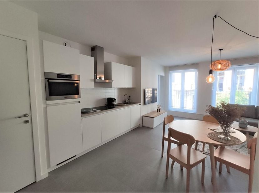 Gemeubeld 1-slpk appartement op toplocatie aan de Harmoniewijk!<br />
Ligging: Met het harmoniepark op wandelafstand en vlakbij winkels en openbaar ve