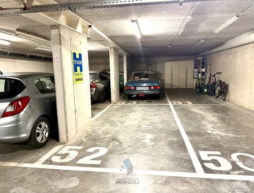                                         Place de stationnement à louer à Deinze, € 75
