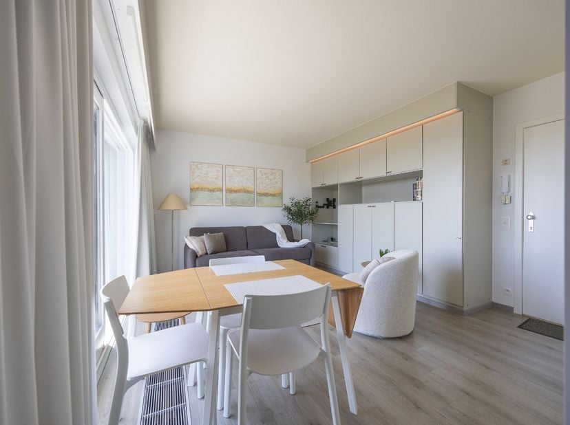 Bienvenue dans ce studio agréable situé au 9e étage de la résidence Manager.<br />
Le studio est au calme, bénéficie d’une vue dégagée sur l’arrière-p