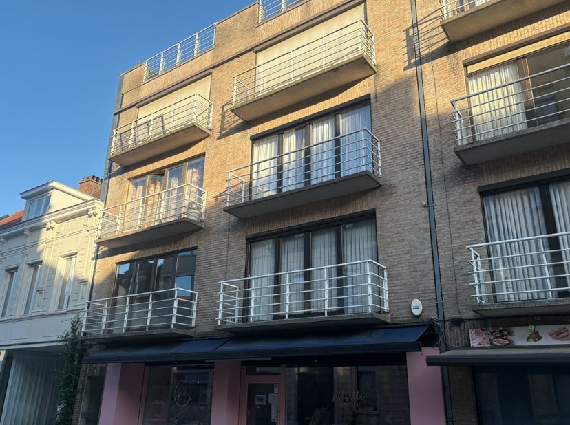 Appartement te koop in Sint-Amandsstraat 33 bus 1,
                    8800 Roeselare